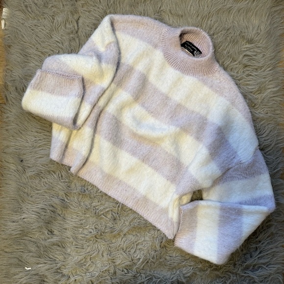 Alley and Gabby cropped sweater - Picture 3 of 3